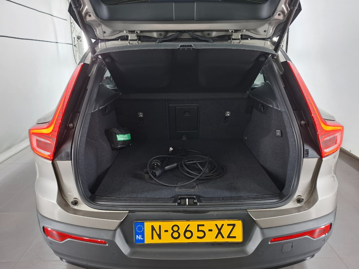 Volvo XC40 1.5 T4 Recharge R-Design Pano ACC H&K Elec Stoelen+Geheugen+Verwarming