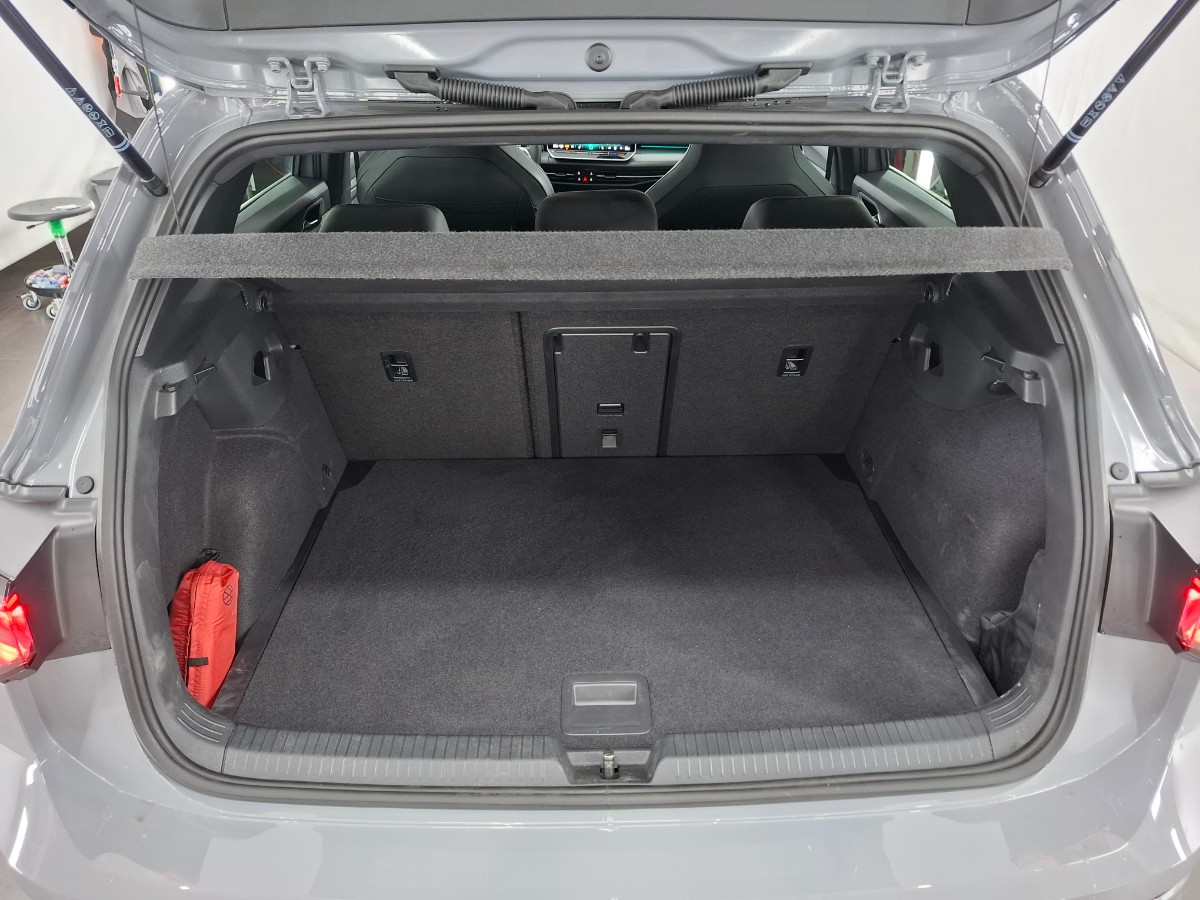 Volkswagen Golf 1.5 TSI R-LINE