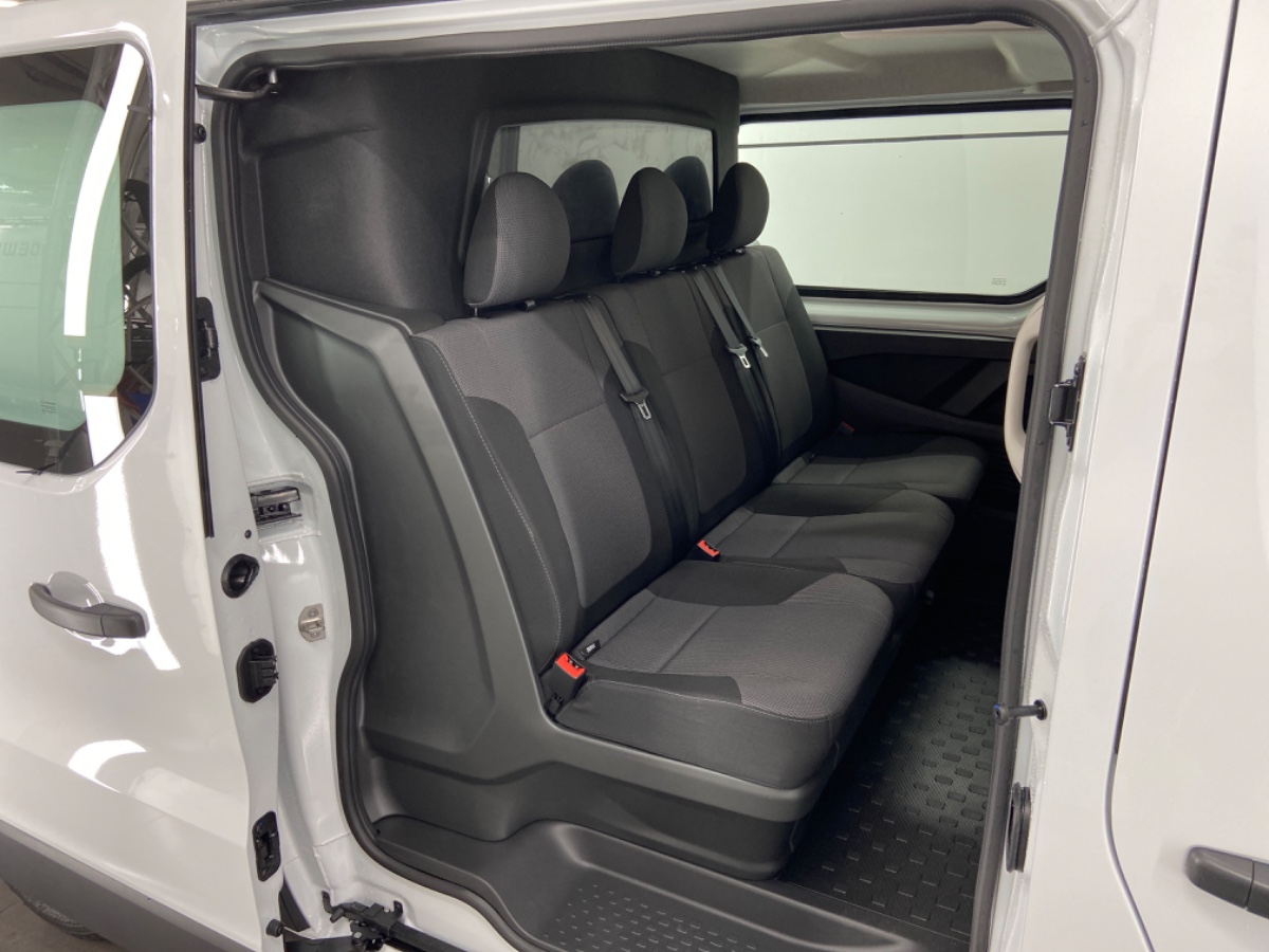 Renault Trafic L2H1 T29 DC dCi 130 Start (G2R) | Trekhaak Comfortstoelen Allseasons