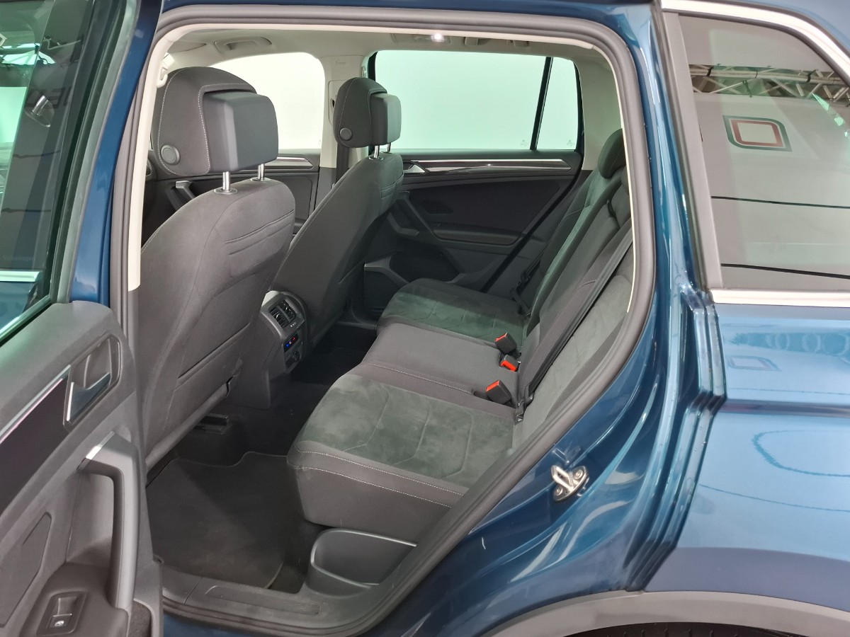 Volkswagen Tiguan Elegance eHybrid 1.4 TSI 245PK | Pano Area-View Matrix-LED Keyless | Nighshade Blue