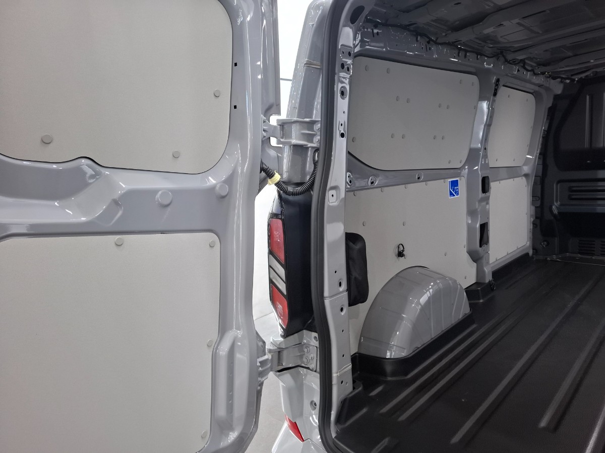 Ford Transit Custom 320 2.0 TDCI L2H1 Limited