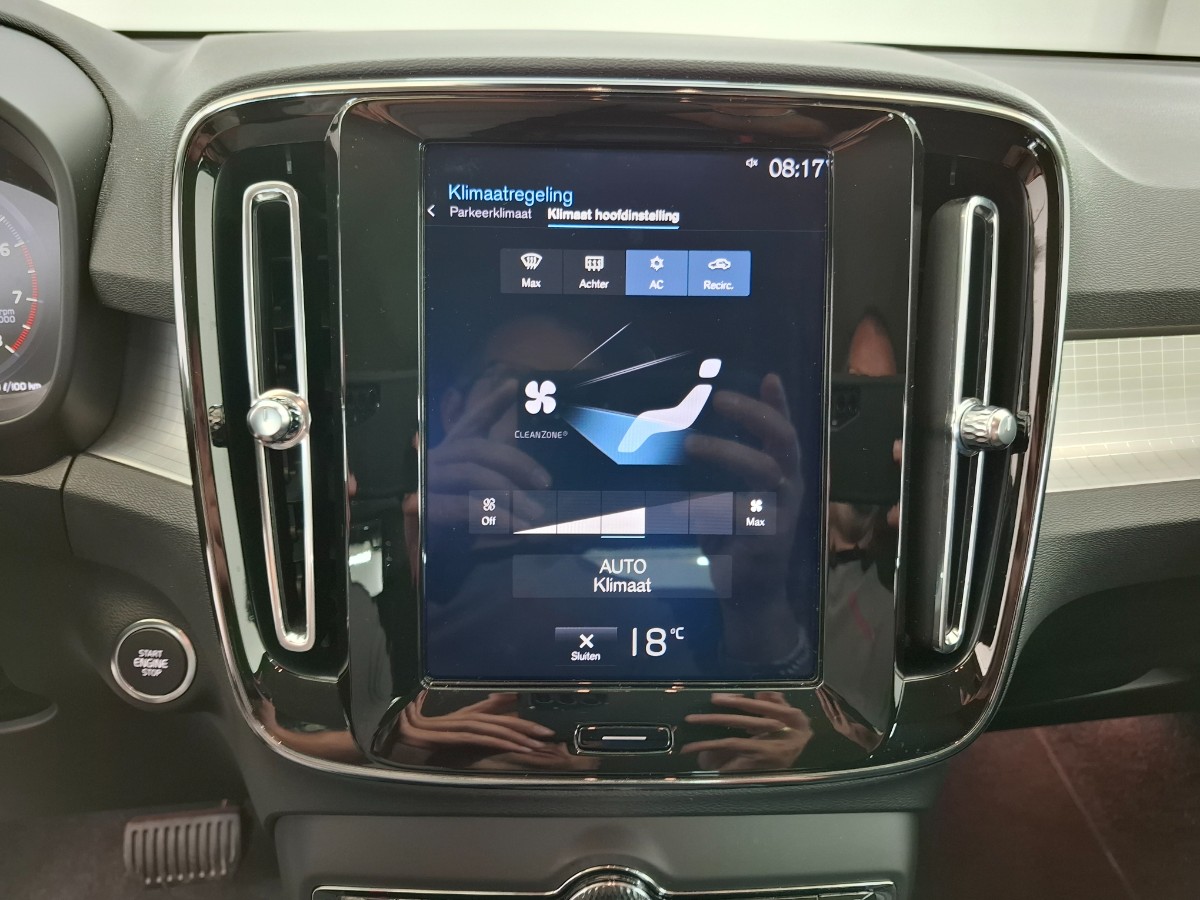 Volvo XC40 2.0 T4 AUT Momentum Pro Camera ACC