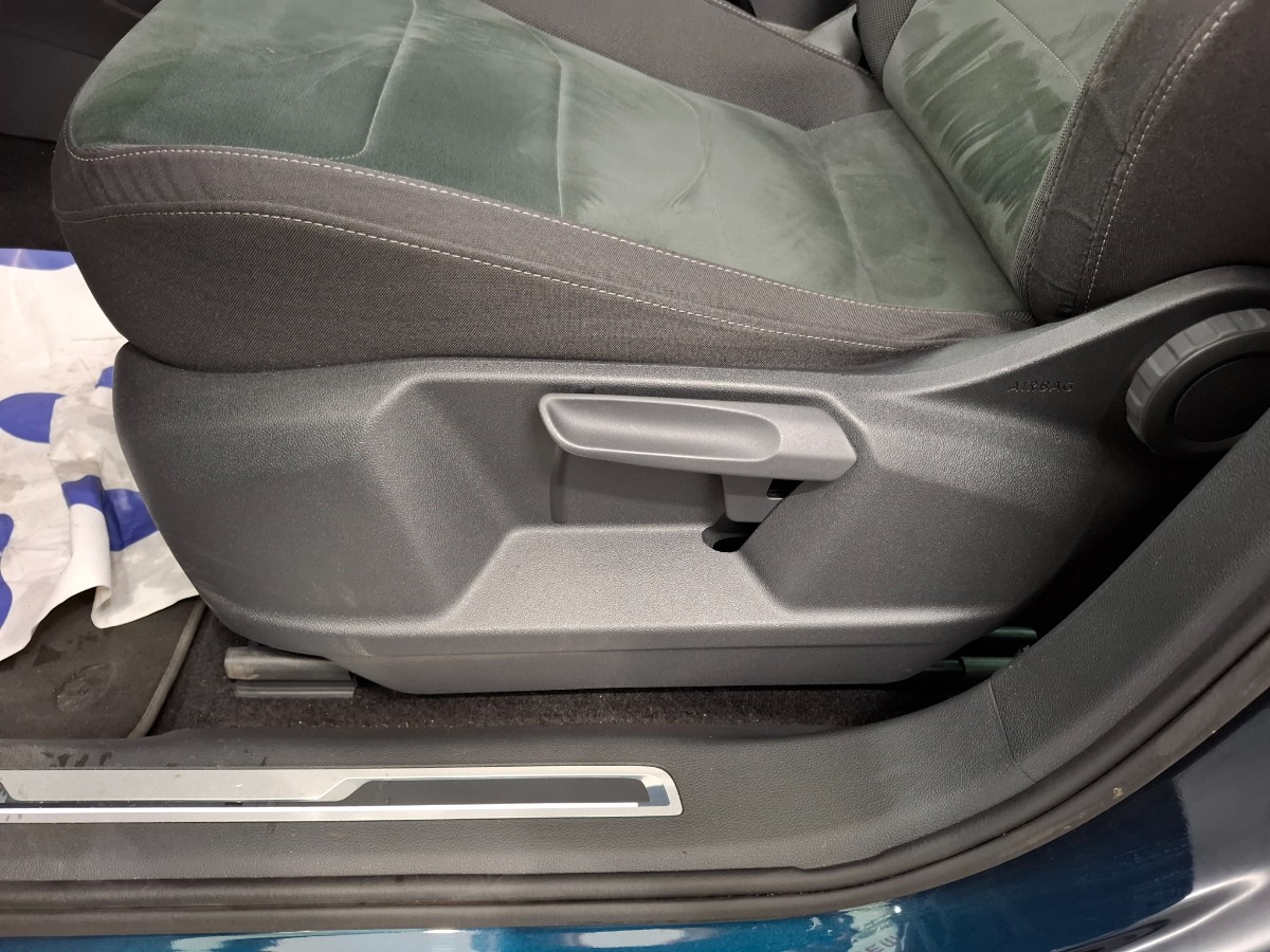 Volkswagen Tiguan Elegance eHybrid 1.4 TSI 245PK | Pano Area-View Matrix-LED Keyless | Nighshade Blue
