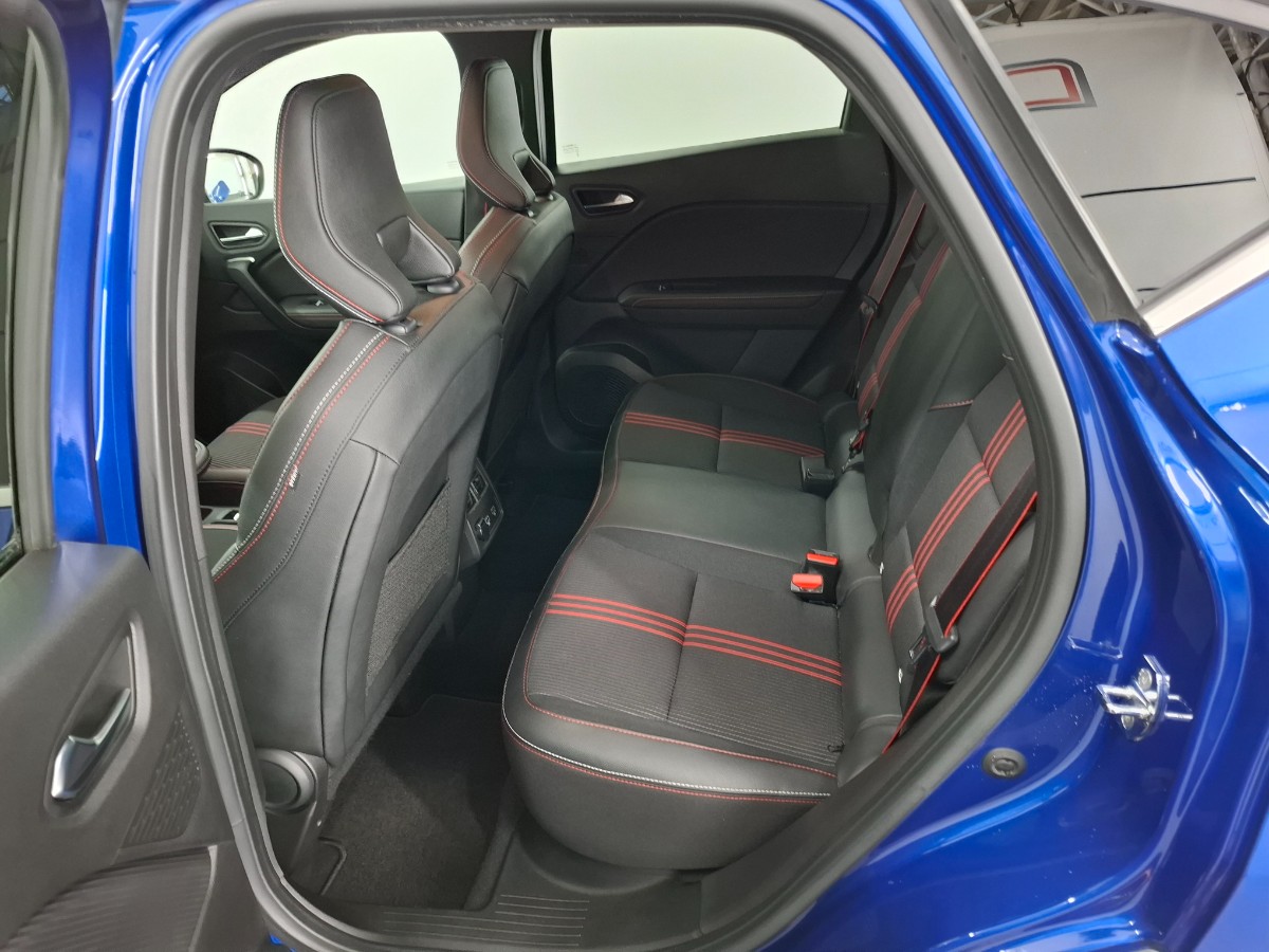 Renault Captur 1.6 PHEV RS Line Stoelverwarming Groot Scherm