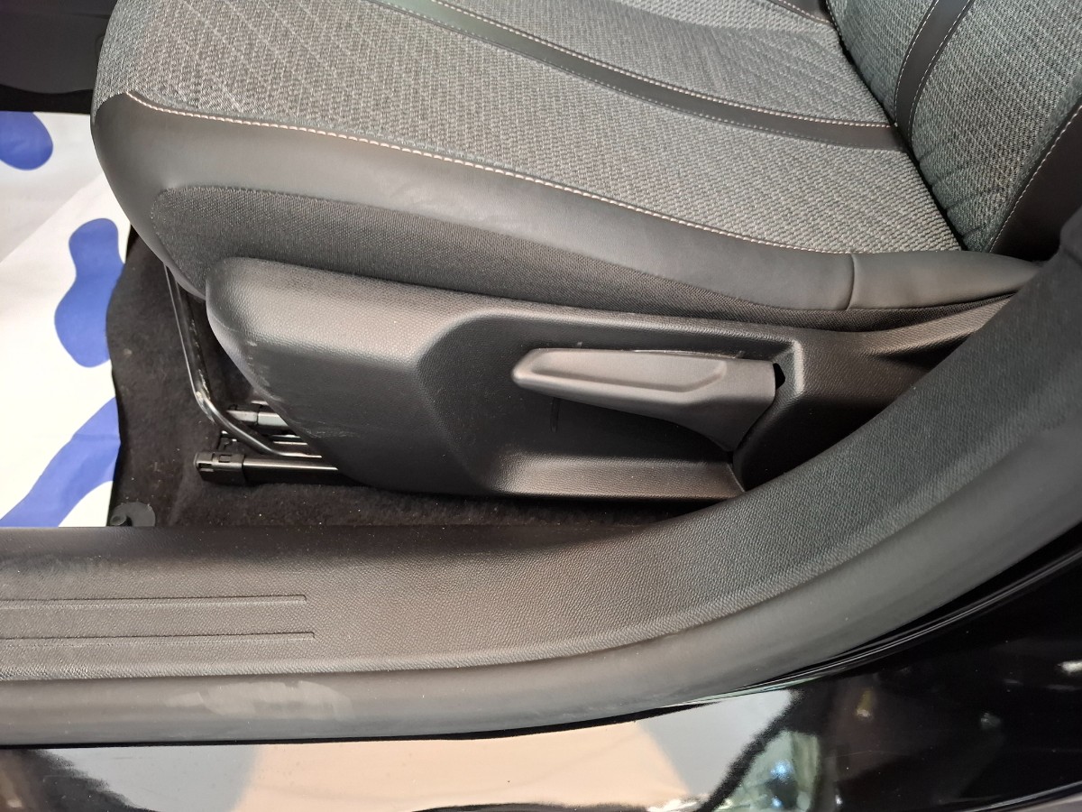 Peugeot 208 Hybrid 100 e-DCS6 Allure Virtual Camera Stoelverwarming