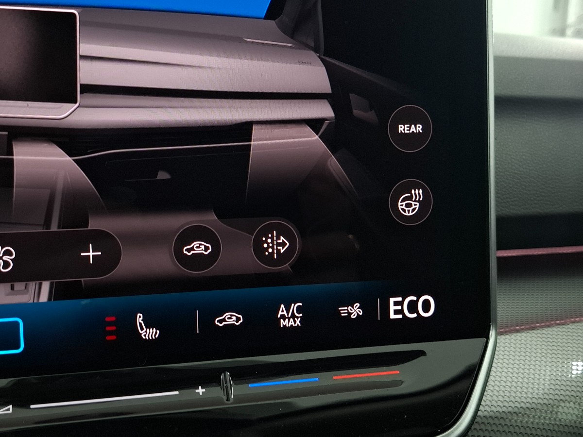 Volkswagen Golf Style 1.5 TSI eHybrid DSG | IQ LIGHT | LMV 18 Catania | Winterpakket | PURE WHITE