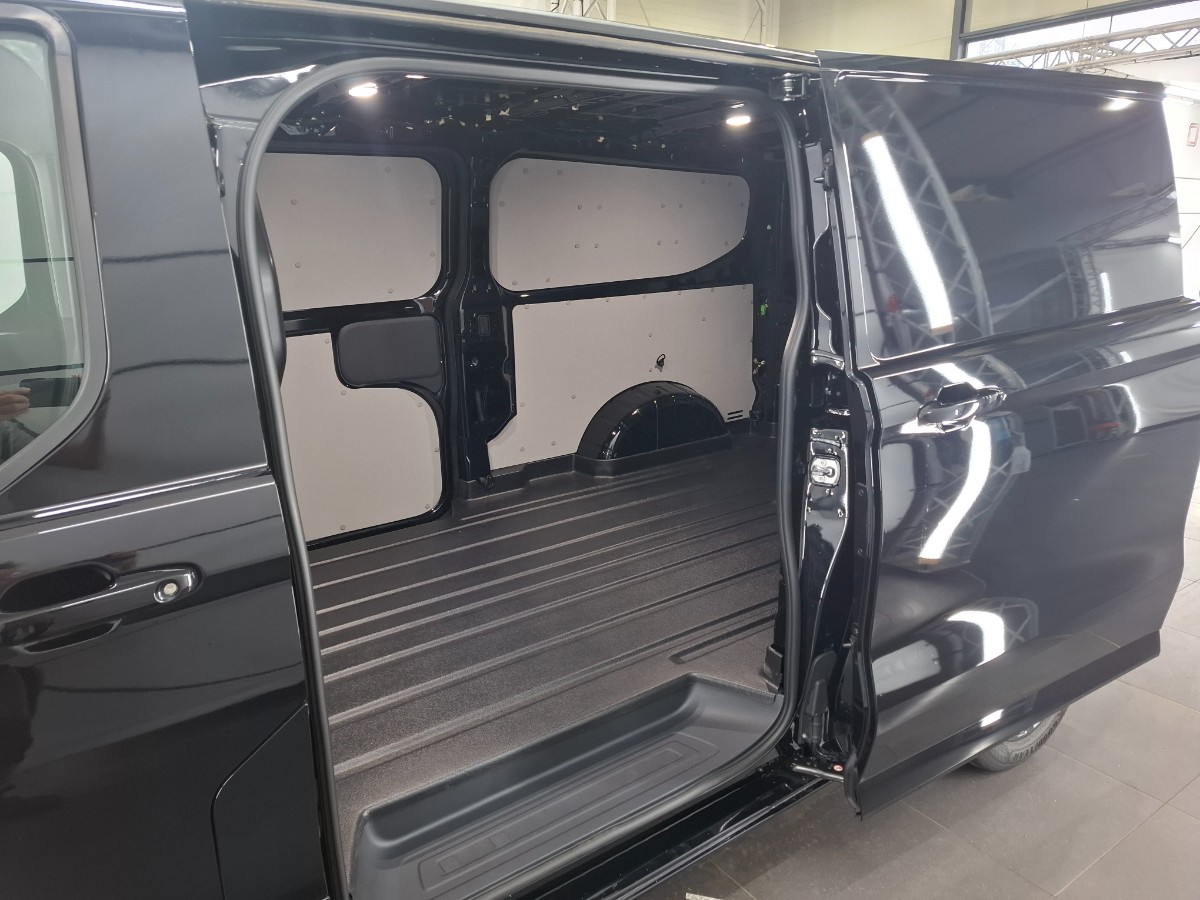 Ford Transit Custom 320 2.0 TDCI L2H1 Limited