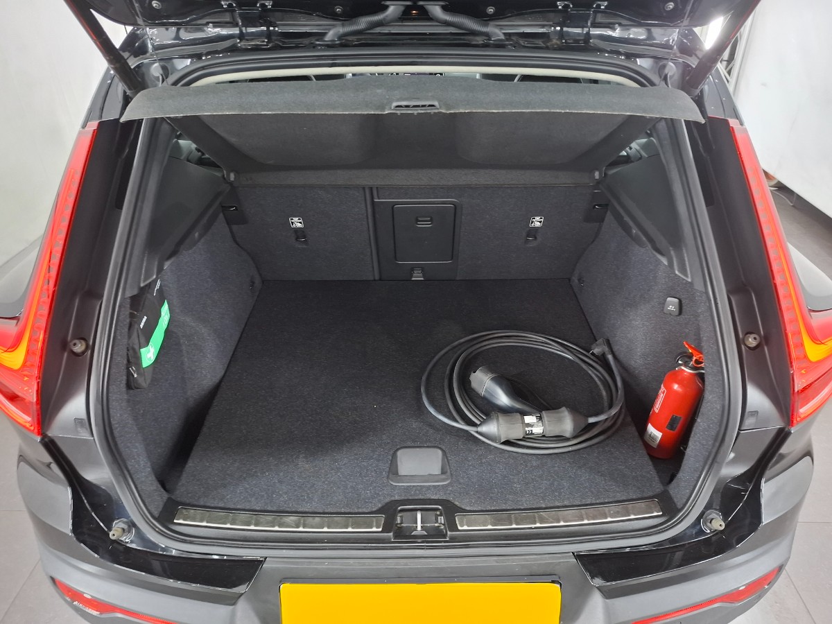 Volvo XC40 1.5 T4 Recharge Inscription |Stoelverwarming|Pano|H&K|