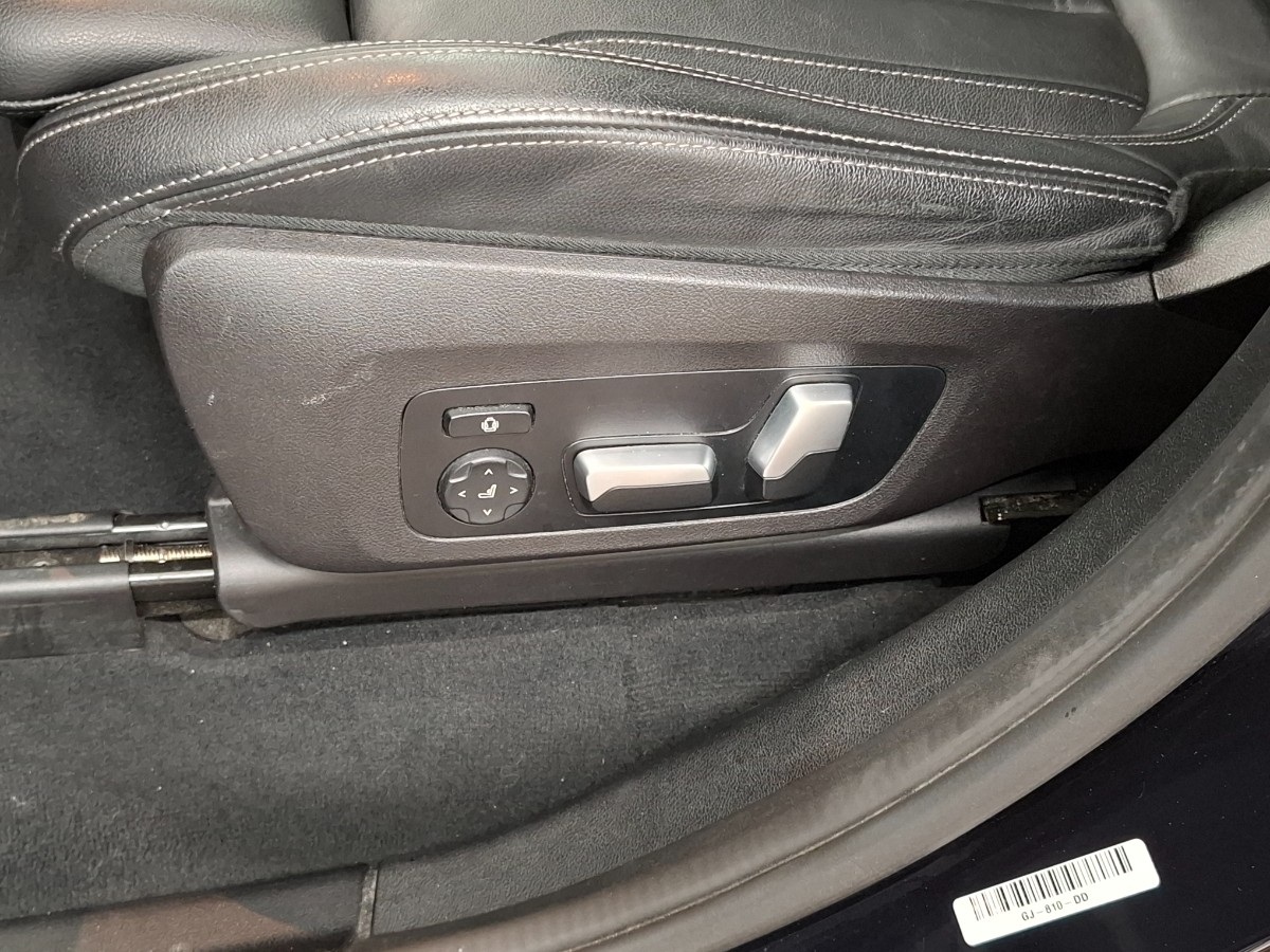 BMW X3 xDrive30e 292PK High Executive M-Sport Pano Schaalstoelen Head-up Harman Kardon