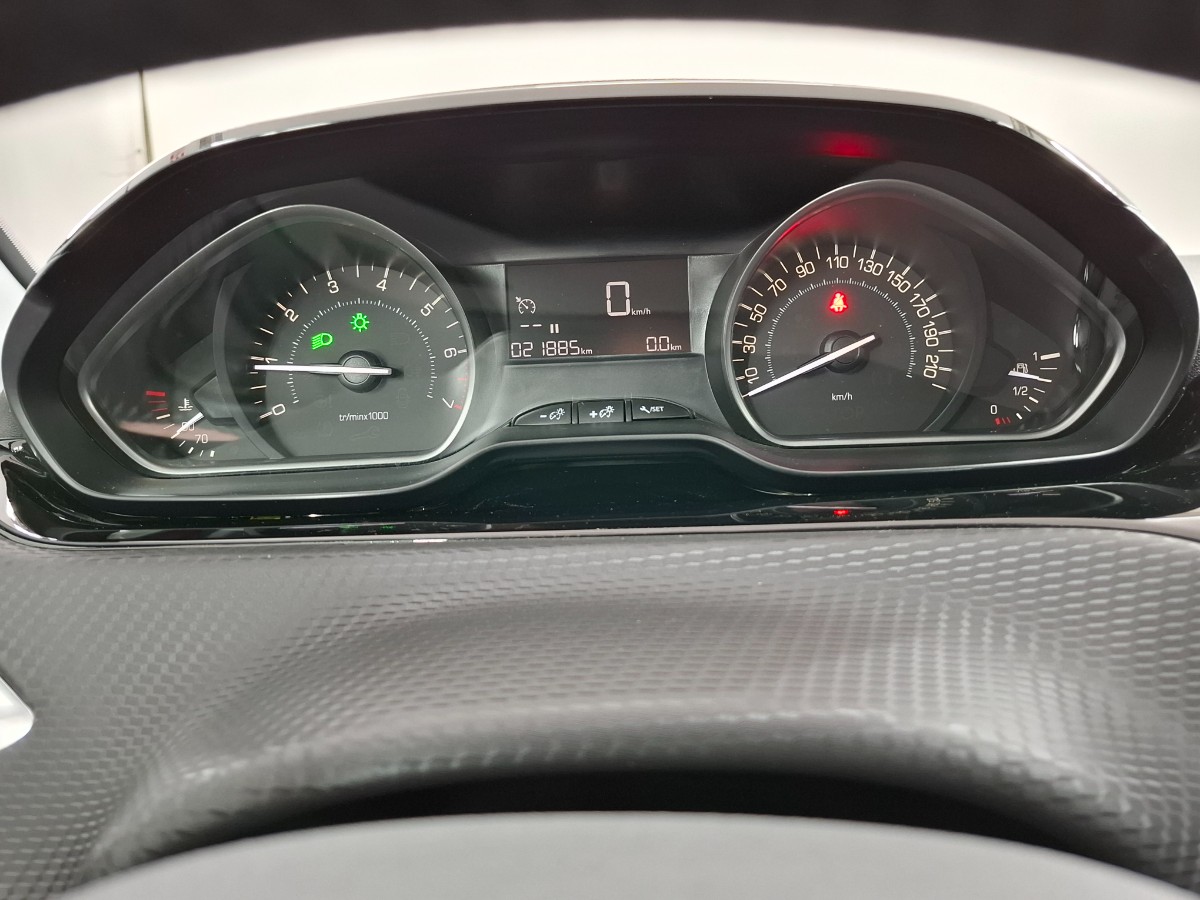 Peugeot 208 1.2 PureTech Signature