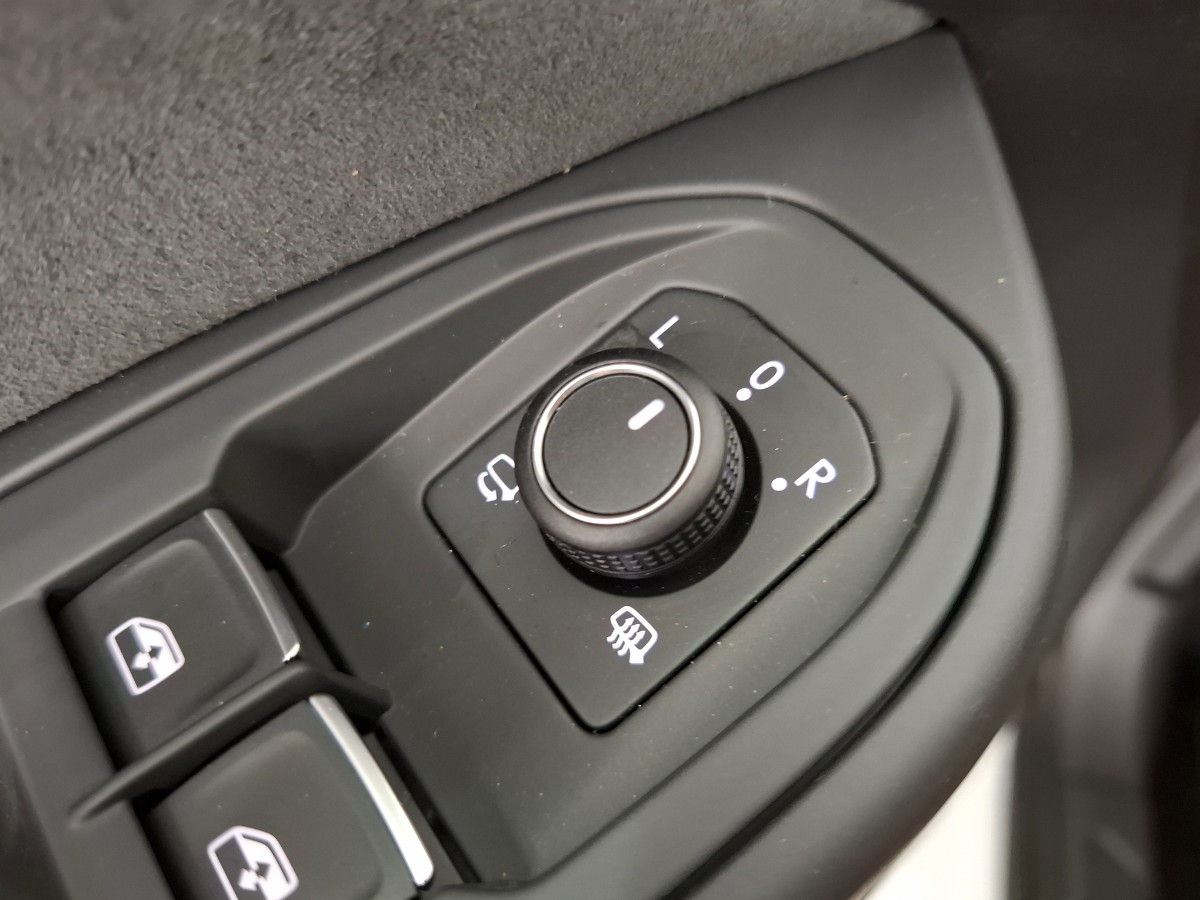Volkswagen Golf Style 1.5 TSI eHybrid DSG | IQ LIGHT | LMV 18 Catania | Winterpakket | PURE WHITE