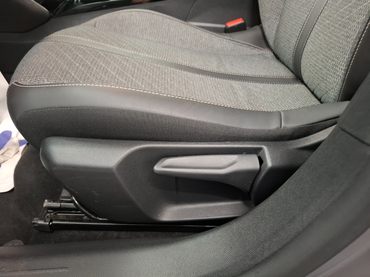 Peugeot 208 Hybrid 100 e-DCS6 Allure Selenium Virtual Camera Stoelverwarming