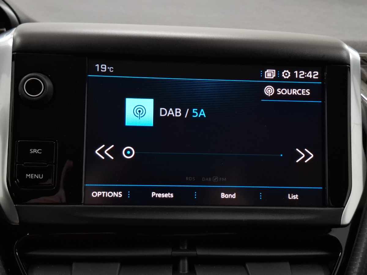 Peugeot 208 1.2 PureTech Signature