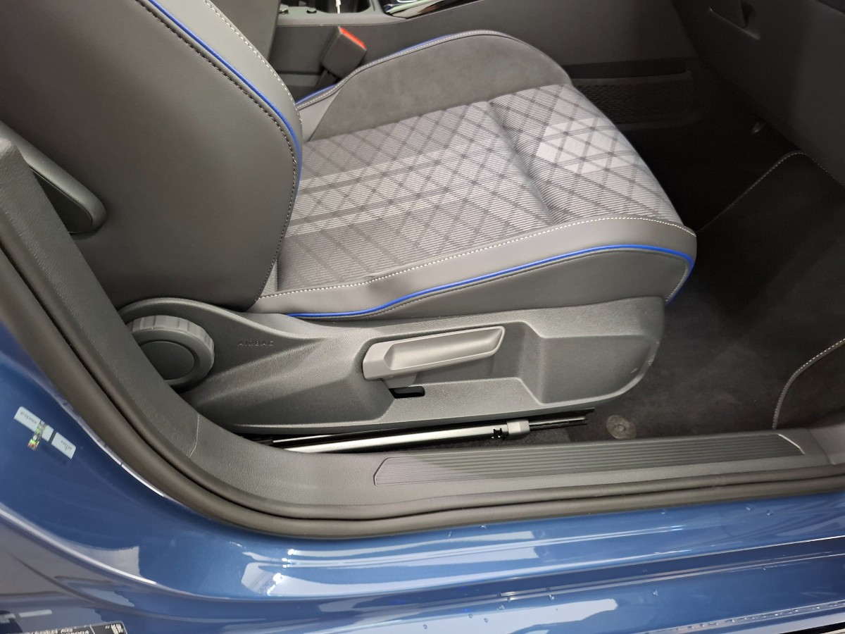 Volkswagen Golf Variant VIII 1,5eTSI 150PK DSG R-Line +