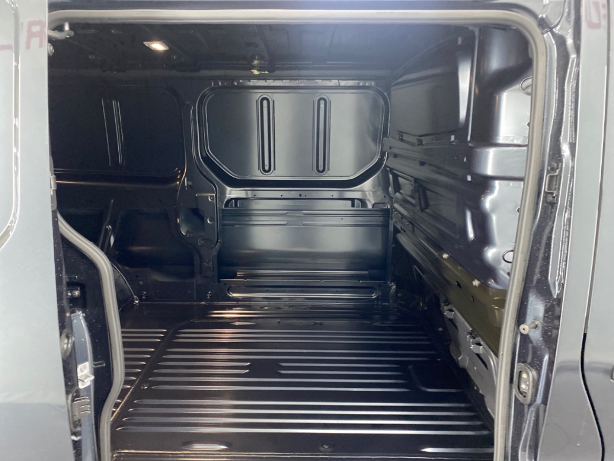 Renault Trafic 2.0 Blue dCi 110 T30 L2H1 Advance | Gris Comete | Trekhaak Rswiel