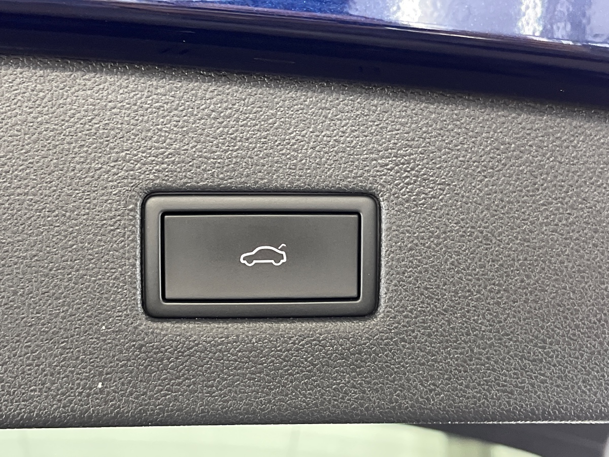 Volkswagen Tiguan Allspace 1.5 TSI Life Business 7p. |Pano|Trekhaak|ACC|Stoelverwarming|