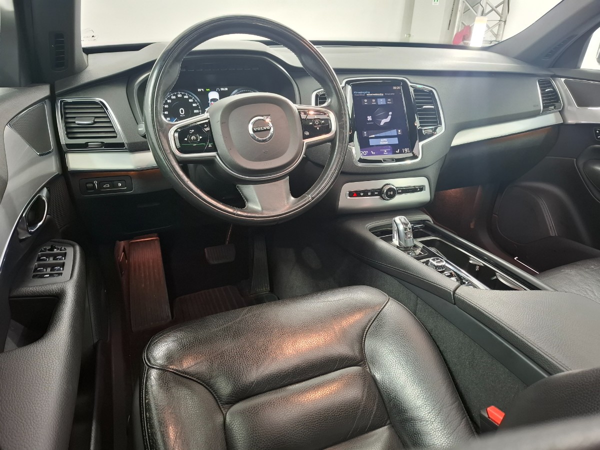 Volvo XC90 2.0 T8 Twin Engine AWD Pano Luchtvering Trekhaak 7P Leder ACC Stoelverwarming