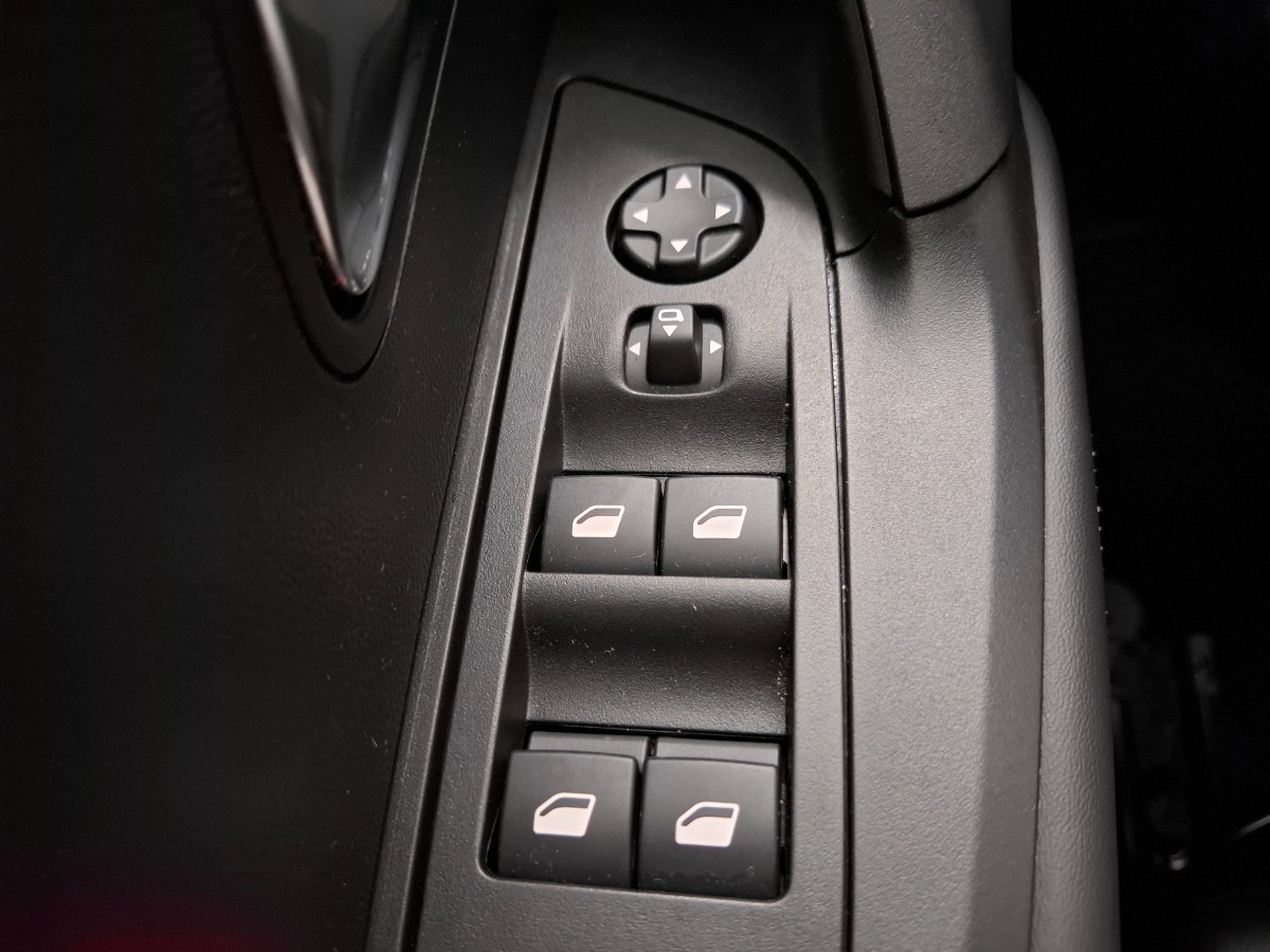 Peugeot 2008 1.2 PureTech 100 Allure