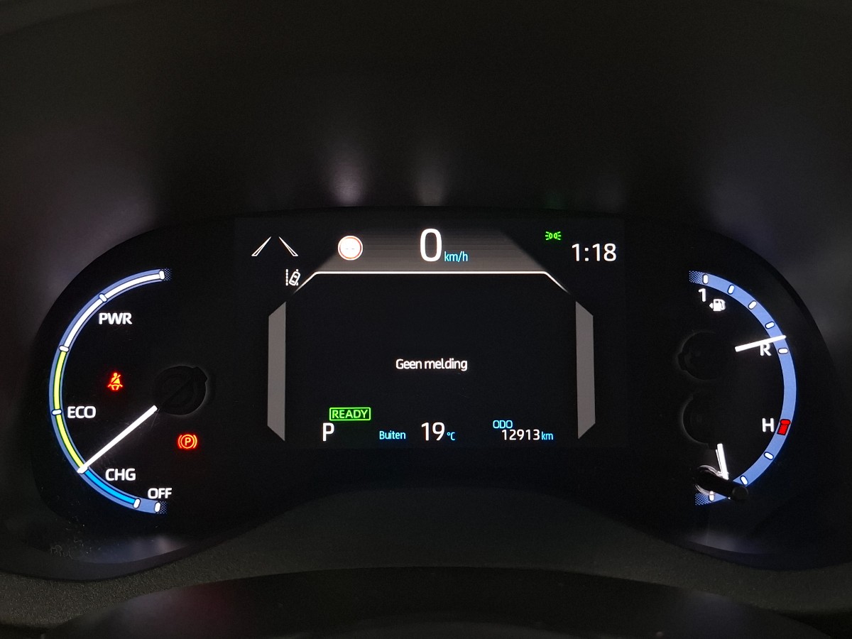 Toyota Yaris Cross 1.5 Hybrid Team D Winterpakket Navi/Smart Pakket