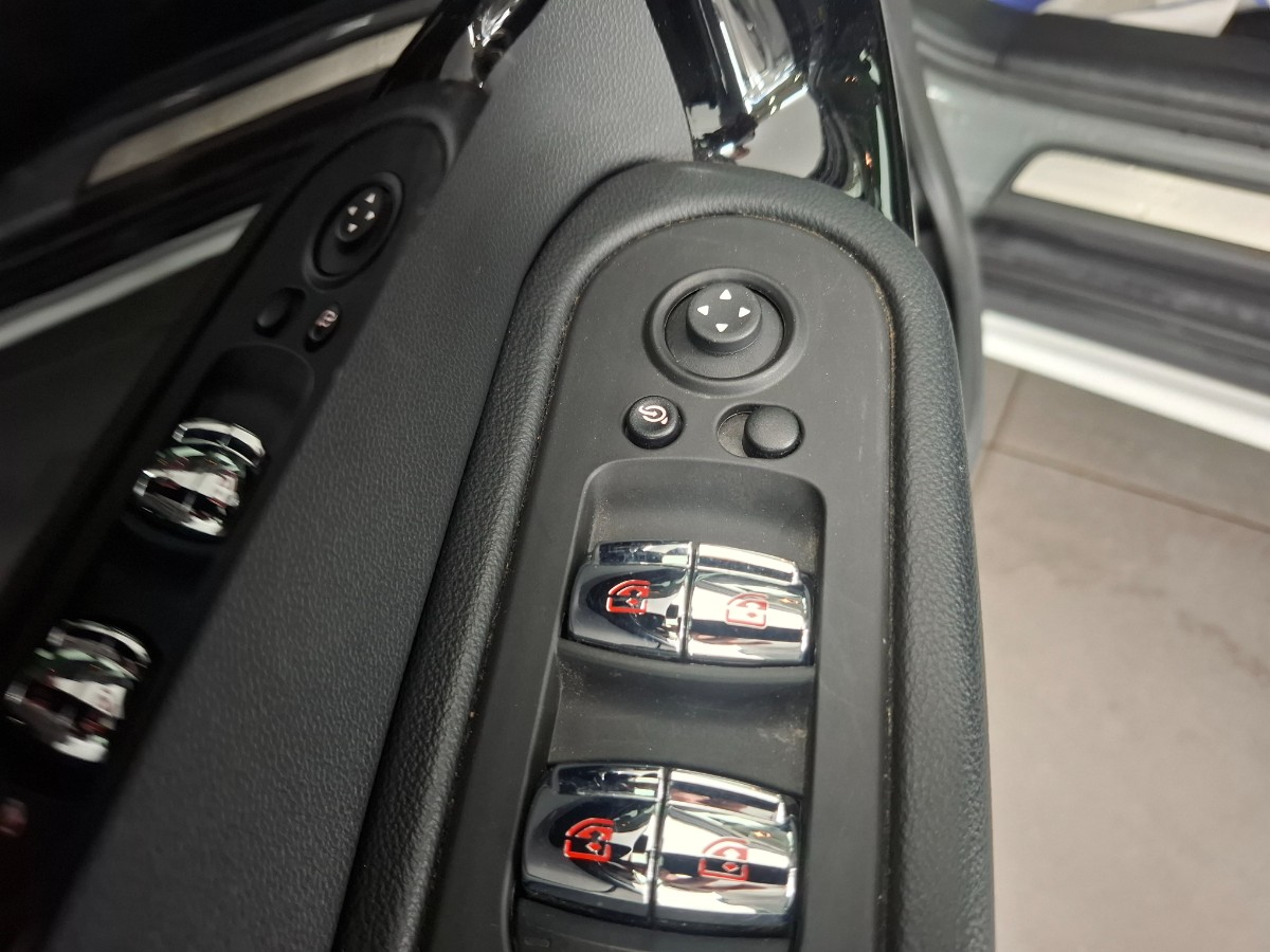 Mini Countryman Cooper S E ALL4 AT – Leder Stoelverwarming Navi – Moonwalk Grey