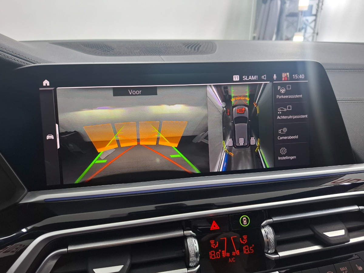 BMW X5 Xdrive 40d | Grijs kenteken | 22″ LMV | Trekhaak elekt. | Pano | HiFi | Soft-close | Innovation | DRAVITGRAU