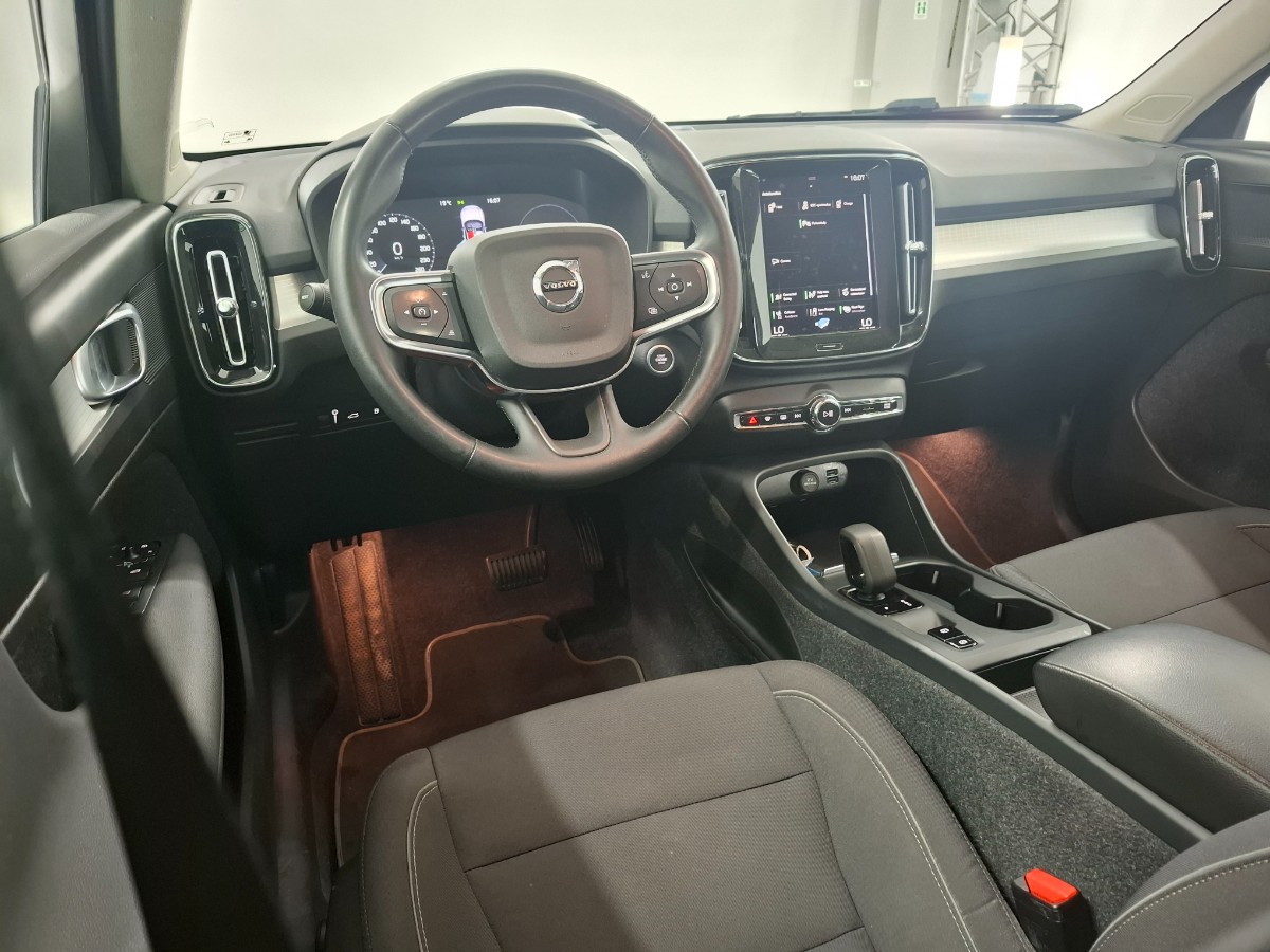 Volvo XC40 T4 Recharge Inscription Expression