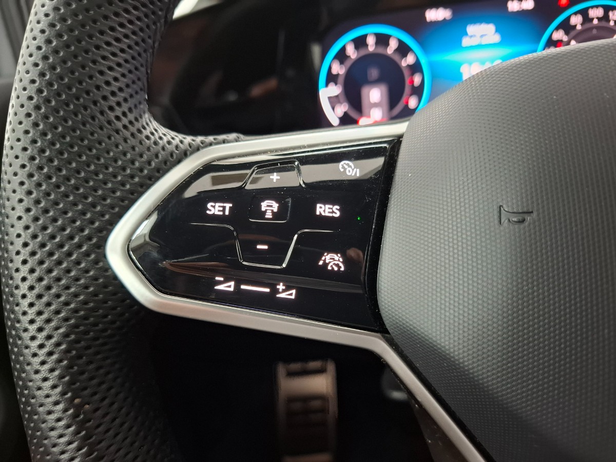 Volkswagen Golf 1.5 TSI DSG R-Line | LED Plus | Moonstone Grey