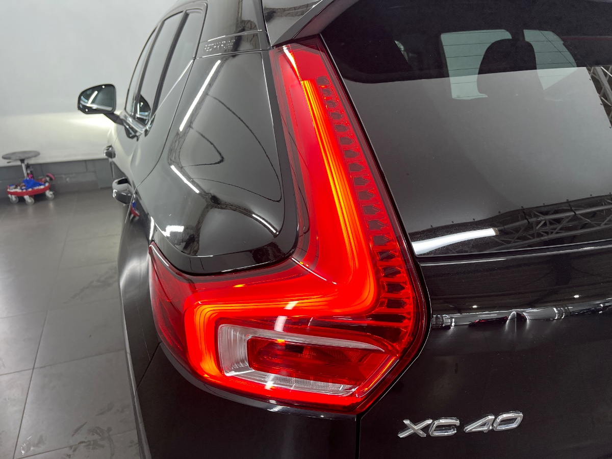 Volvo XC40 T4 RECHARGE PLUG-IN AUTO CORE