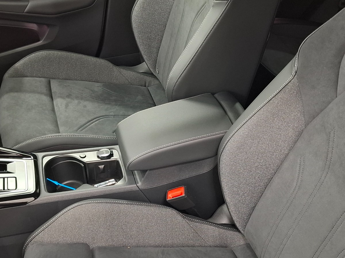 Volkswagen Golf Style 1.5 TSI eHybrid DSG | IQ LIGHT | LMV 18 Catania | Winterpakket | PURE WHITE