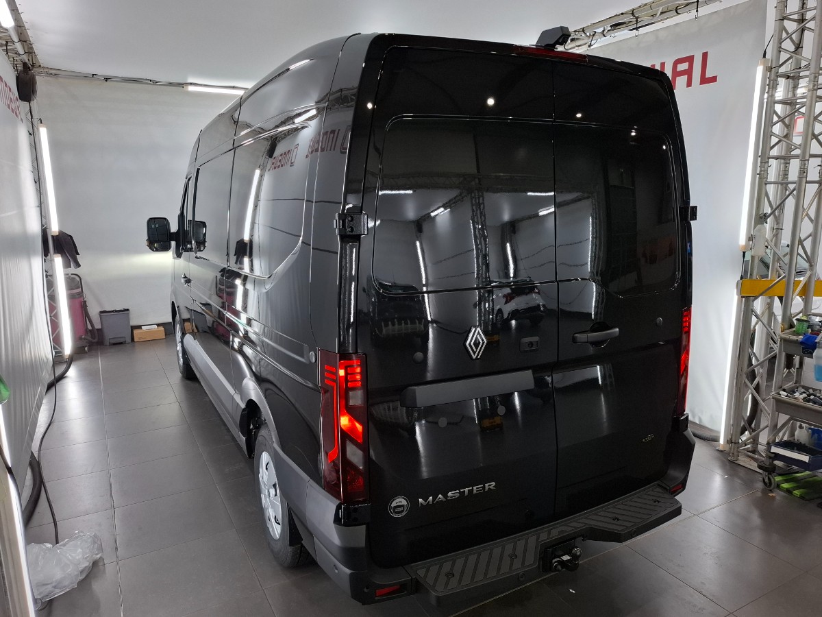 Renault Master GB L2H2 T35 E-Tech 140 pk long range extra