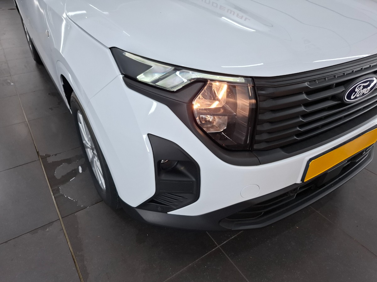 Ford Transit Courier 1.5L ECOBLUE 100PK TREND 16 IN. LICHTMETALEN VELGEN, 10-SPAAK0S , LED LAADRUIMTEVERLICHTING , LED DAGRIJVERLICHTING , PARKING PACK , TREKHAAK BPM VRIJ
