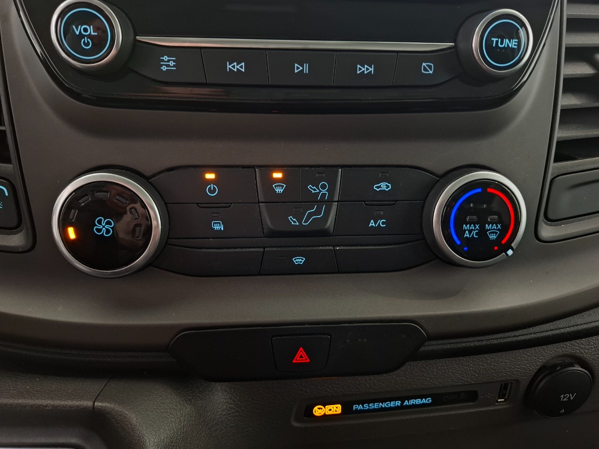 Ford Transit Custom L1H1 130PK Automaat | CarPlay PDC Camera