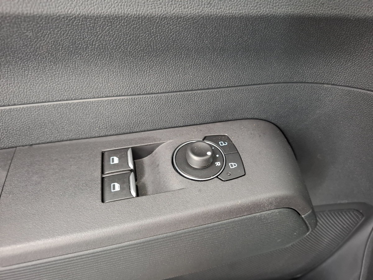 Ford Transit Courier 1.5L ECOBLUE 100PK TREND 16 IN. LICHTMETALEN VELGEN, 10-SPAAK0S , LED LAADRUIMTEVERLICHTING , LED DAGRIJVERLICHTING , PARKING PACK , TREKHAAK BPM VRIJ