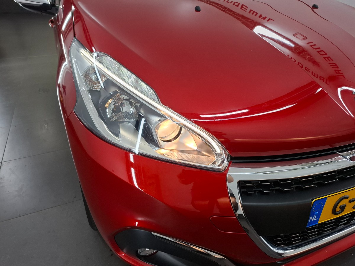 Peugeot 208 1.2 PureTech Signature