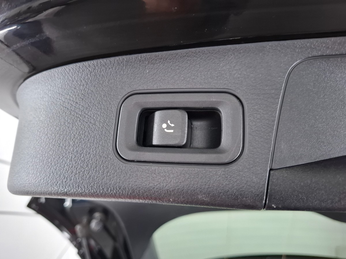 Mercedes-Benz GLA-klasse 250 e Business Solution AMG Sfeerverlichting Trekhaak 360 Cam