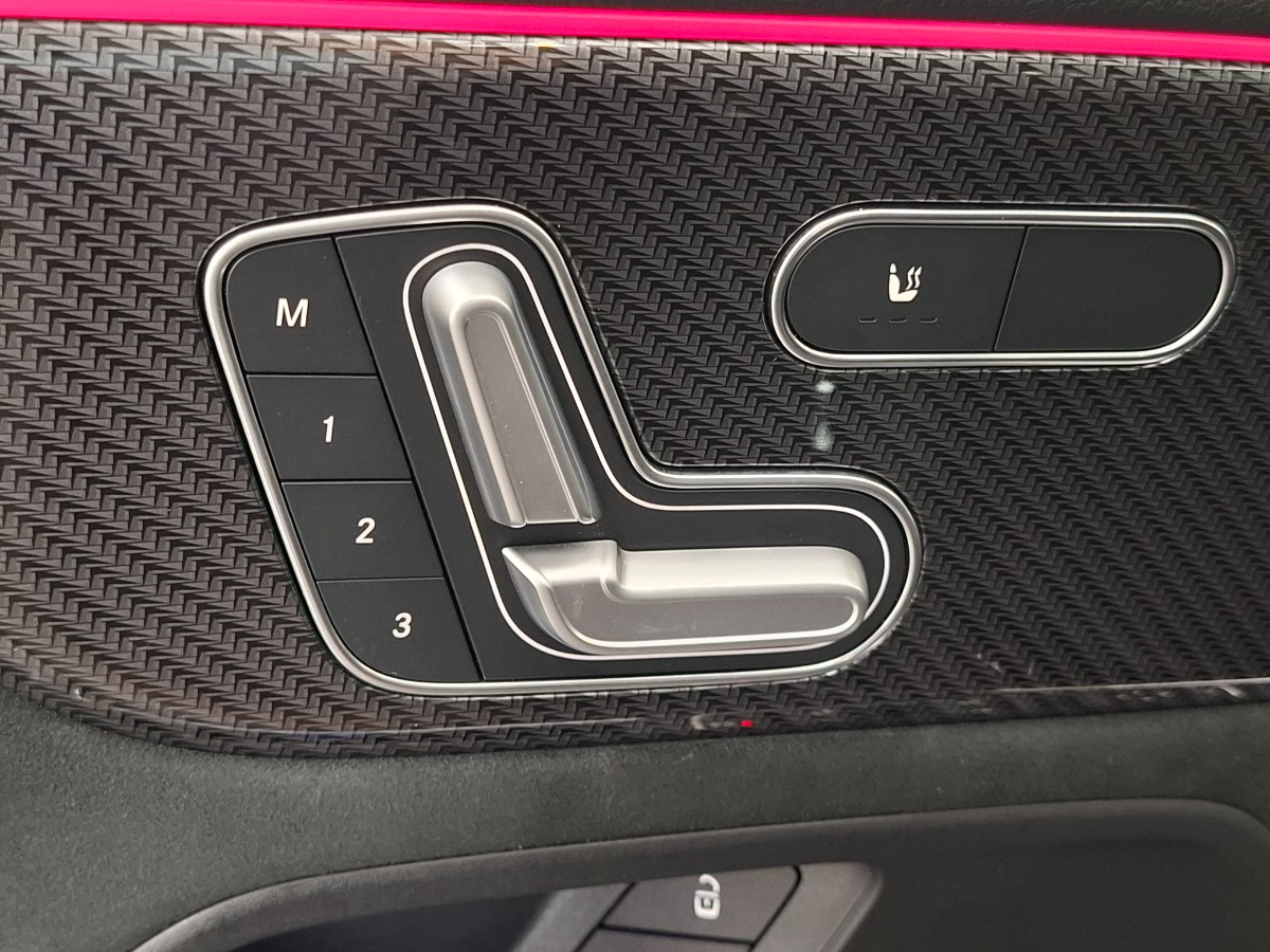 Mercedes-Benz GLA-klasse 250 e Business Solution AMG Pano Night Pakket Sfeerverlichting Elec Stoelen+Geheugen