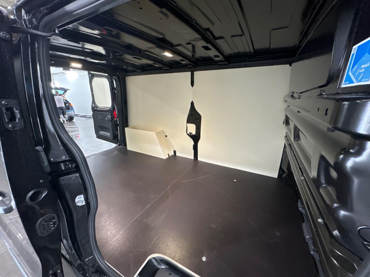 Renault Trafic 2.0 Blue dCi 130 T30 L2H1 Advance | Noir | Betimmering | Allseasons | NWP 35000 ex