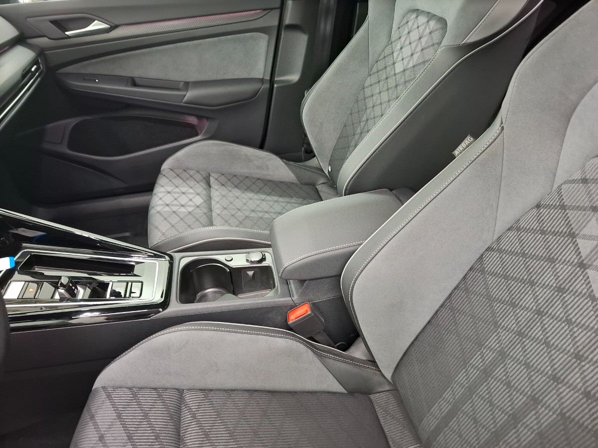Volkswagen Golf 1.5 TSI DSG R-Line | LED Plus | Moonstone Grey