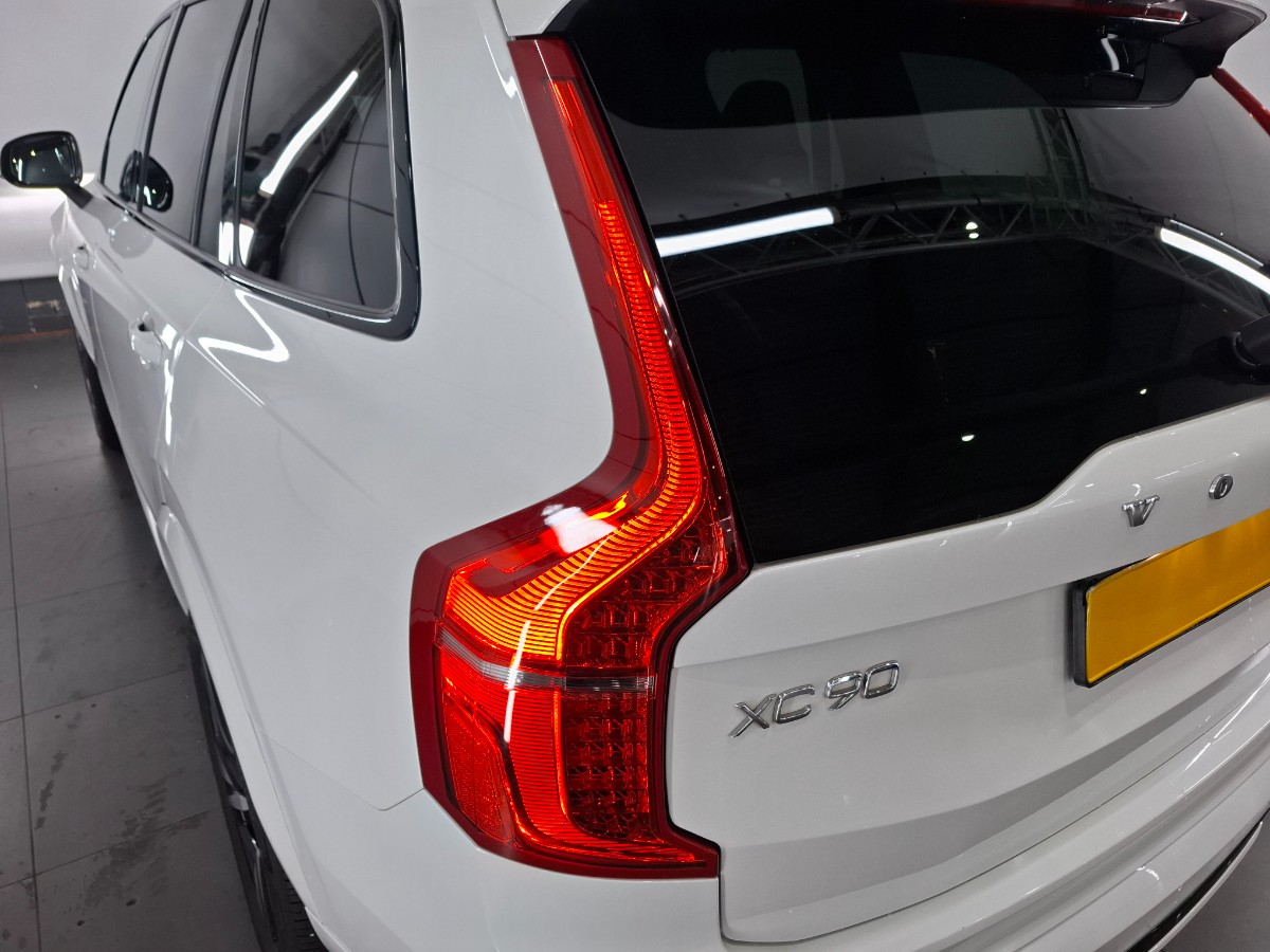 Volvo XC90 R-Design Recharge AWD 2.0 T8 Twin Engine 7-zits | Elektr. Haak | Stoelverw. achter | Voorruitverw.