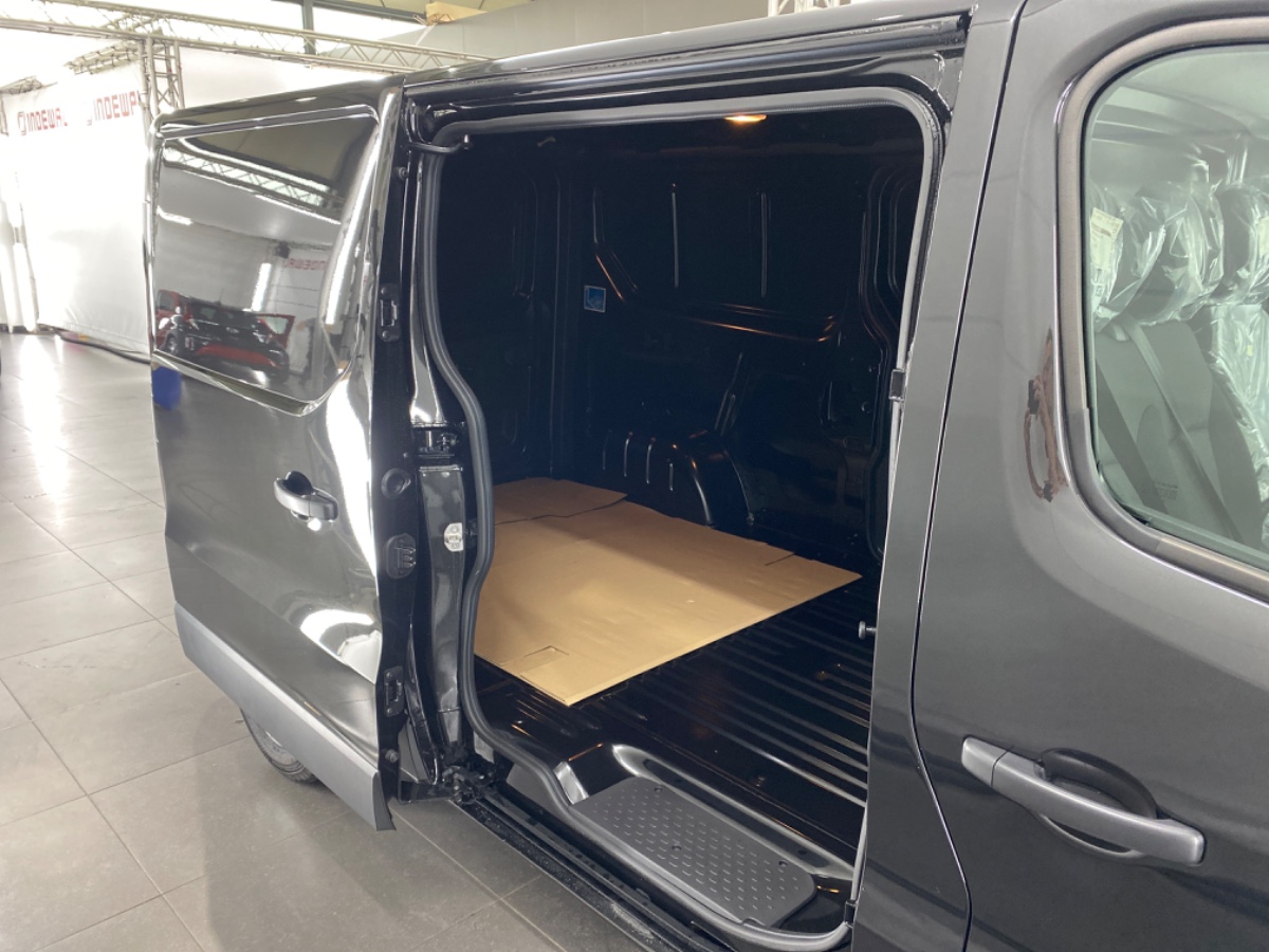 Renault Trafic 2.0 dCi 130 T30 L2H1 Work Ed. | Navi Parking 2xSD Rswiel 4SB