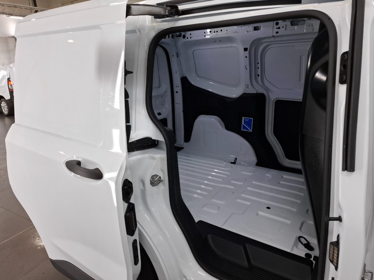 Ford Transit Courier 1.5L ECOBLUE 100PK TREND 16 IN. LICHTMETALEN VELGEN, 10-SPAAK0S , LED LAADRUIMTEVERLICHTING , LED DAGRIJVERLICHTING , PARKING PACK , TREKHAAK BPM VRIJ
