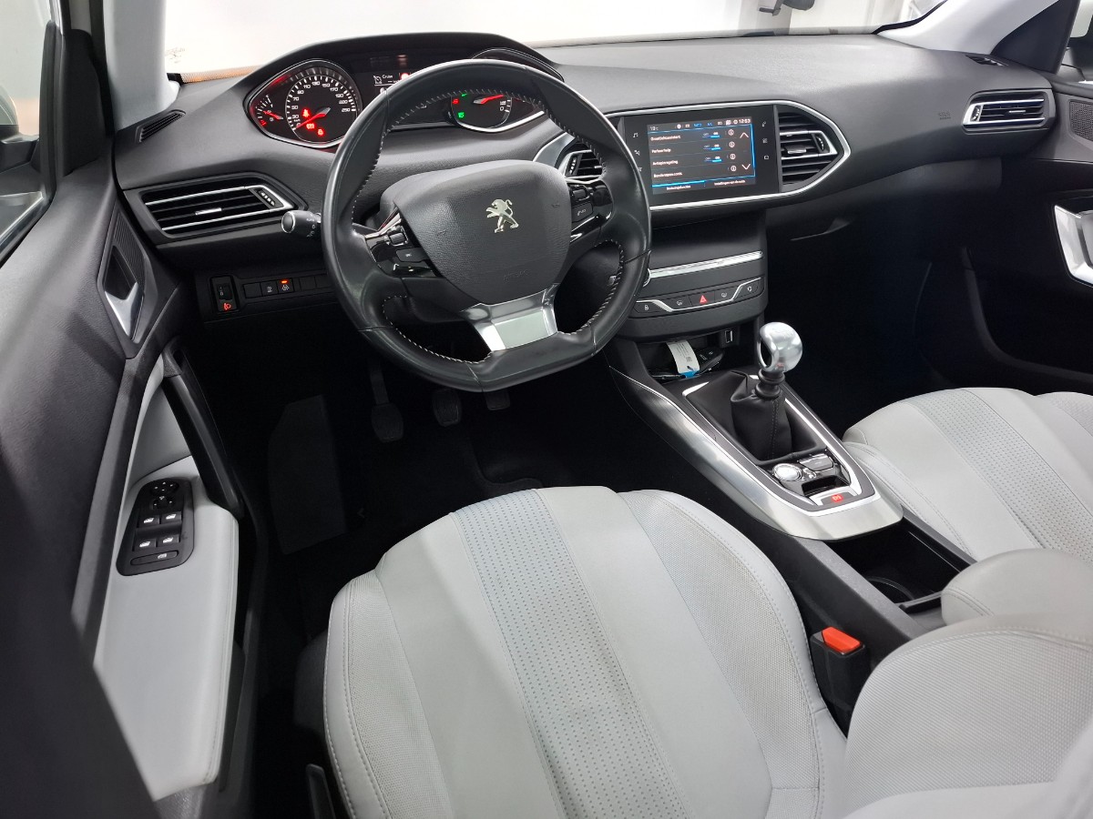 Peugeot 308 1.5 BlueHDi Blue Lease Premium