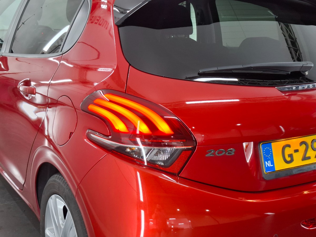 Peugeot 208 1.2 PureTech Signature