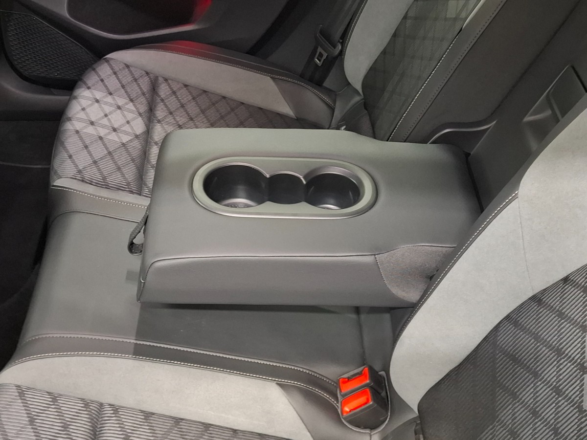 Volkswagen Golf 1.5 eTSI R-Line