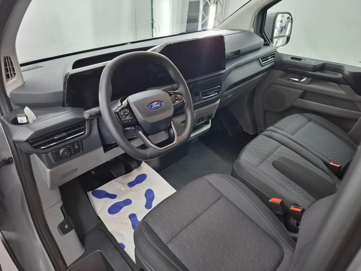 Ford Transit Custom 320 2.0 TDCI L2H1 Limited