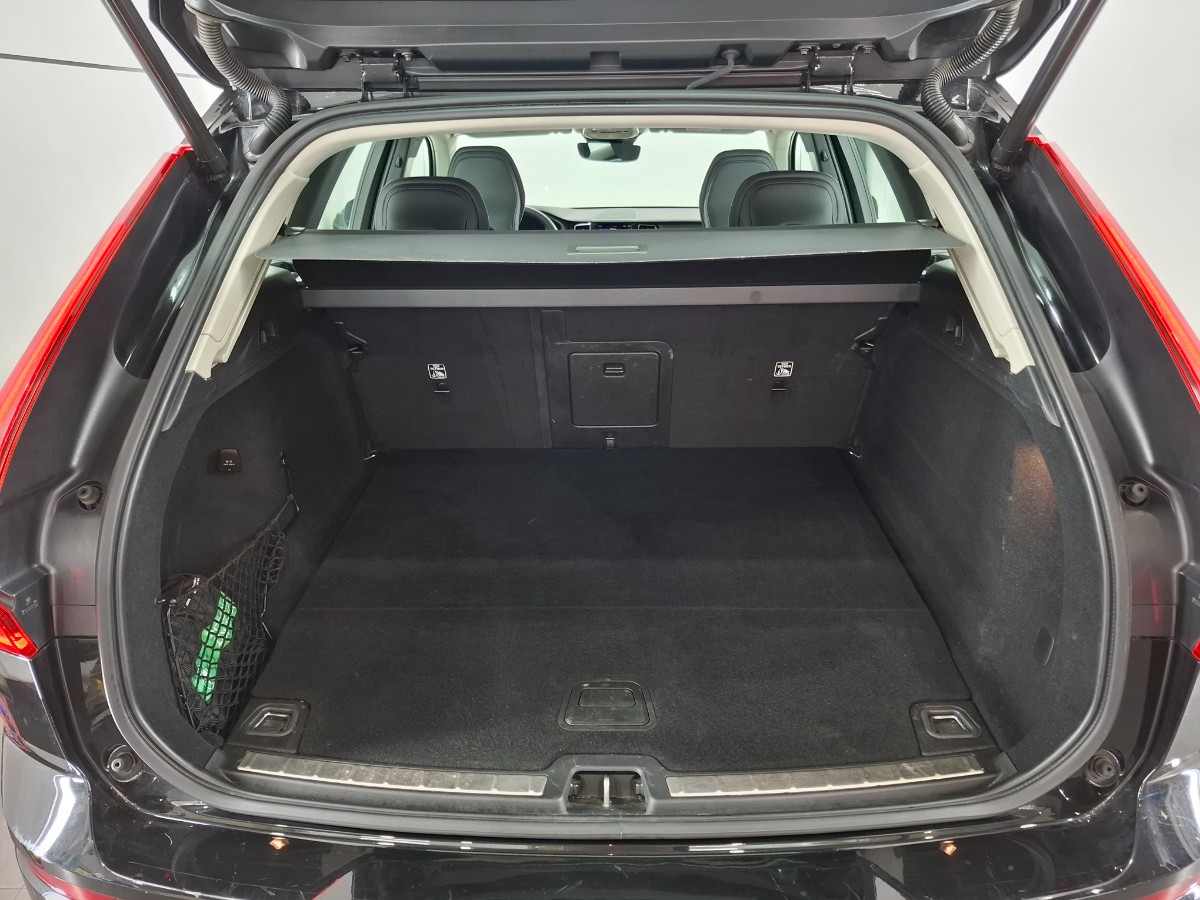 Volvo XC60 2.0 T6 Recharge AWD Plus Dark Long Range |H&K|Dodehoek|Pano|