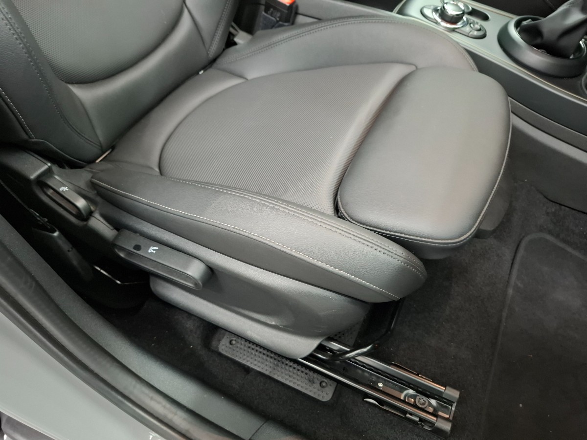 Mini Countryman Cooper S E ALL4 AT – Leder Stoelverwarming Navi – Moonwalk Grey