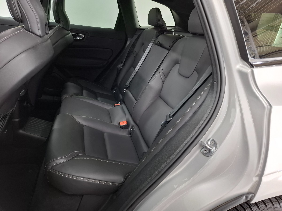 Volvo XC60 2.0 T8 AWD Recharge R-Desgin |Pano|H&K|Memory|Stoelverwarming|