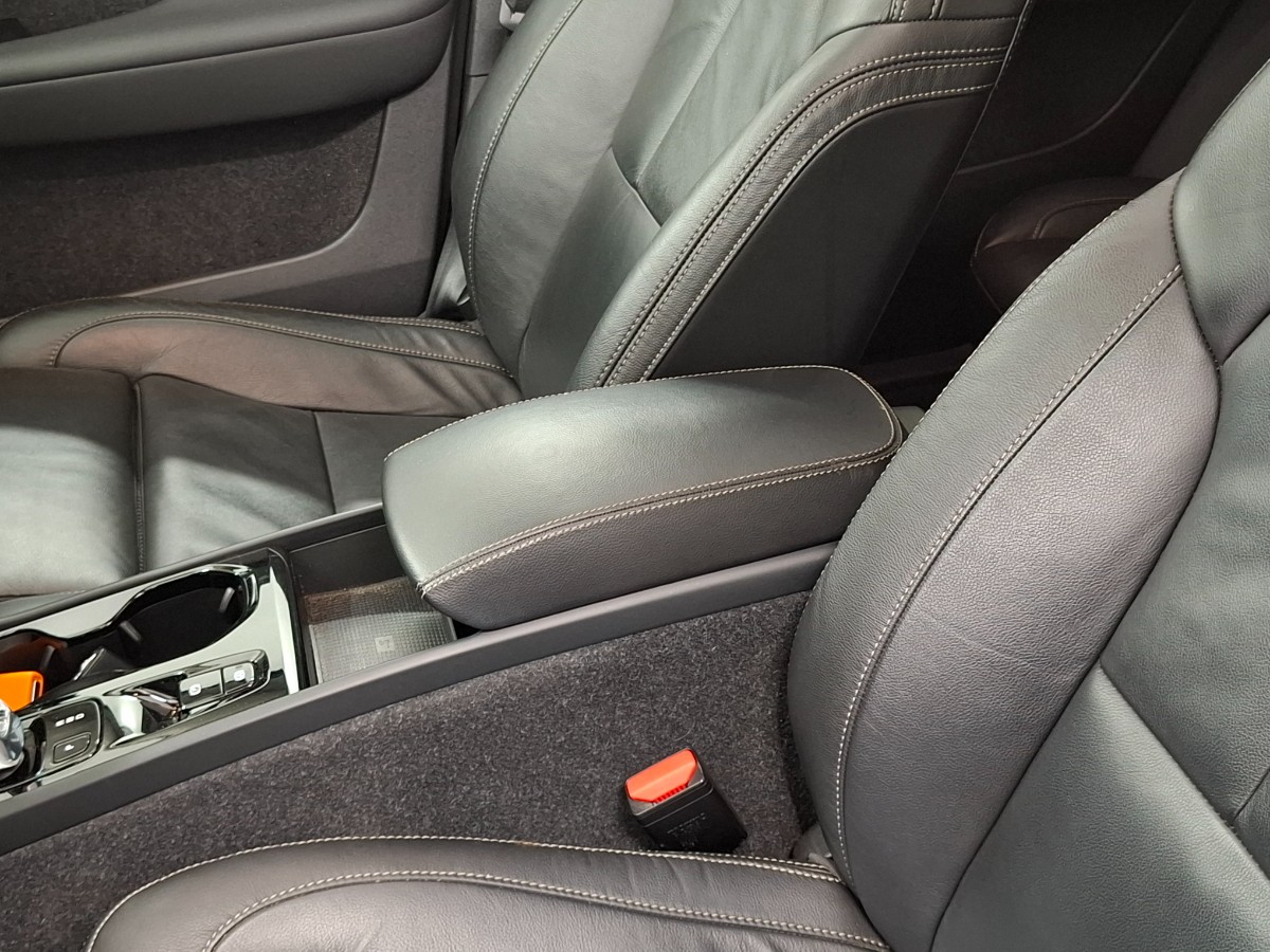 Volvo XC40 1.5 T4 Recharge Inscription |Stoelverwarming|Pano|H&K|