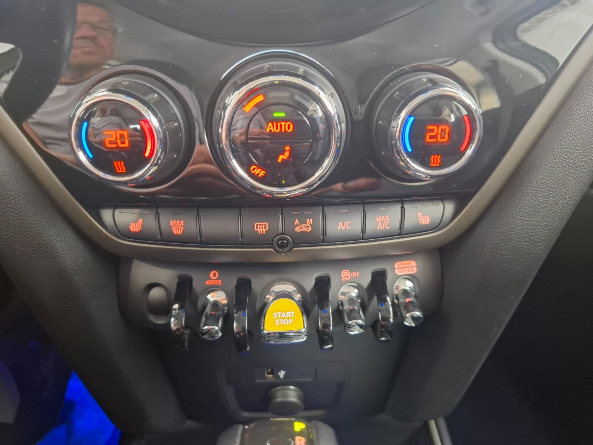 Mini Countryman Cooper S E ALL4 AT – Leder Stoelverwarming Navi – Moonwalk Grey